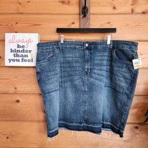 STYLE & CO NWT Denim Jean Skirt Mid Stretch Thunder Wash Boho Raw Hem Plus Sz 24